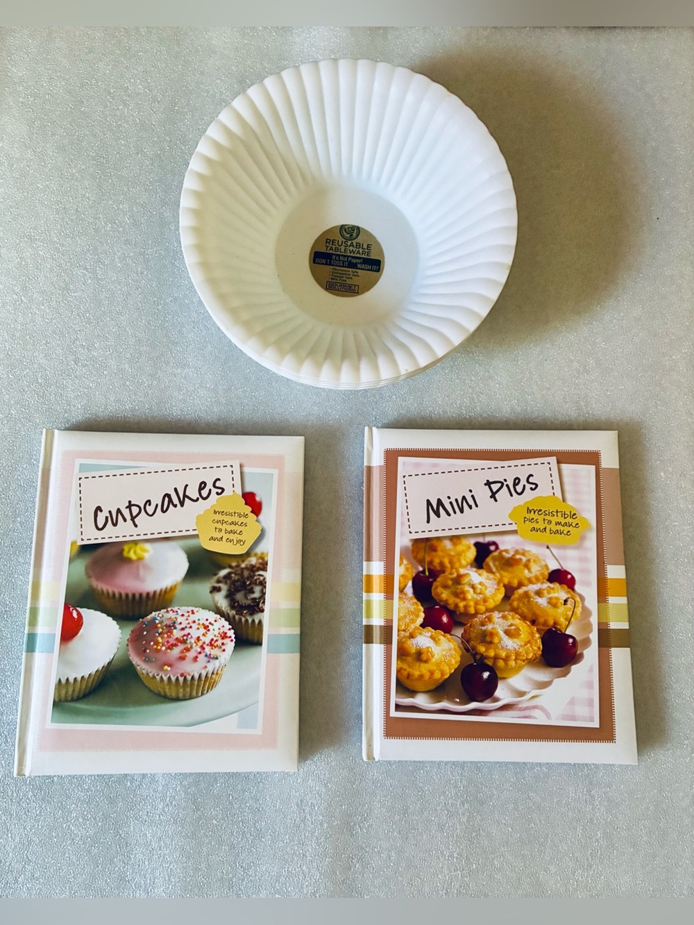 Reusable White Sturdy Bowl Set of 4 + 2 BONUS baking mini books Multi